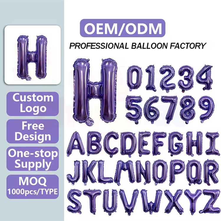 Lila Folienballon mit Buchstaben und Zahlen