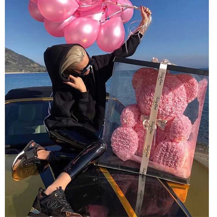 Rosenblumen-Teddybär